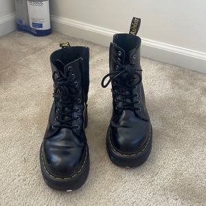 Dr. Martens Womens Size 6